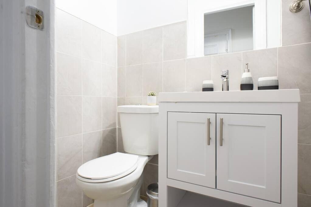 Apartment 1567-1a New 2br Prime Upper East W&d *